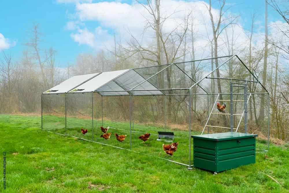 Praktický výběh pro drůbež 3x8x2,5 m